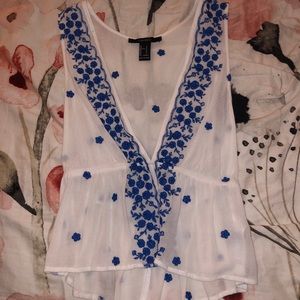 really pretty white top w blue designs